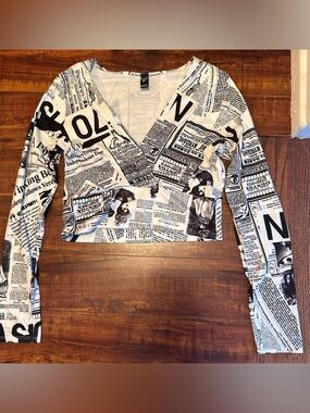 Windsor Black and White Newspaper-Print Long Sleeve Crop Top